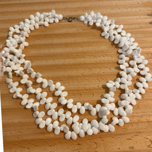 Vintage Fila White Beaded Statement Necklace and Bracelet Set - Picture 4 of 6